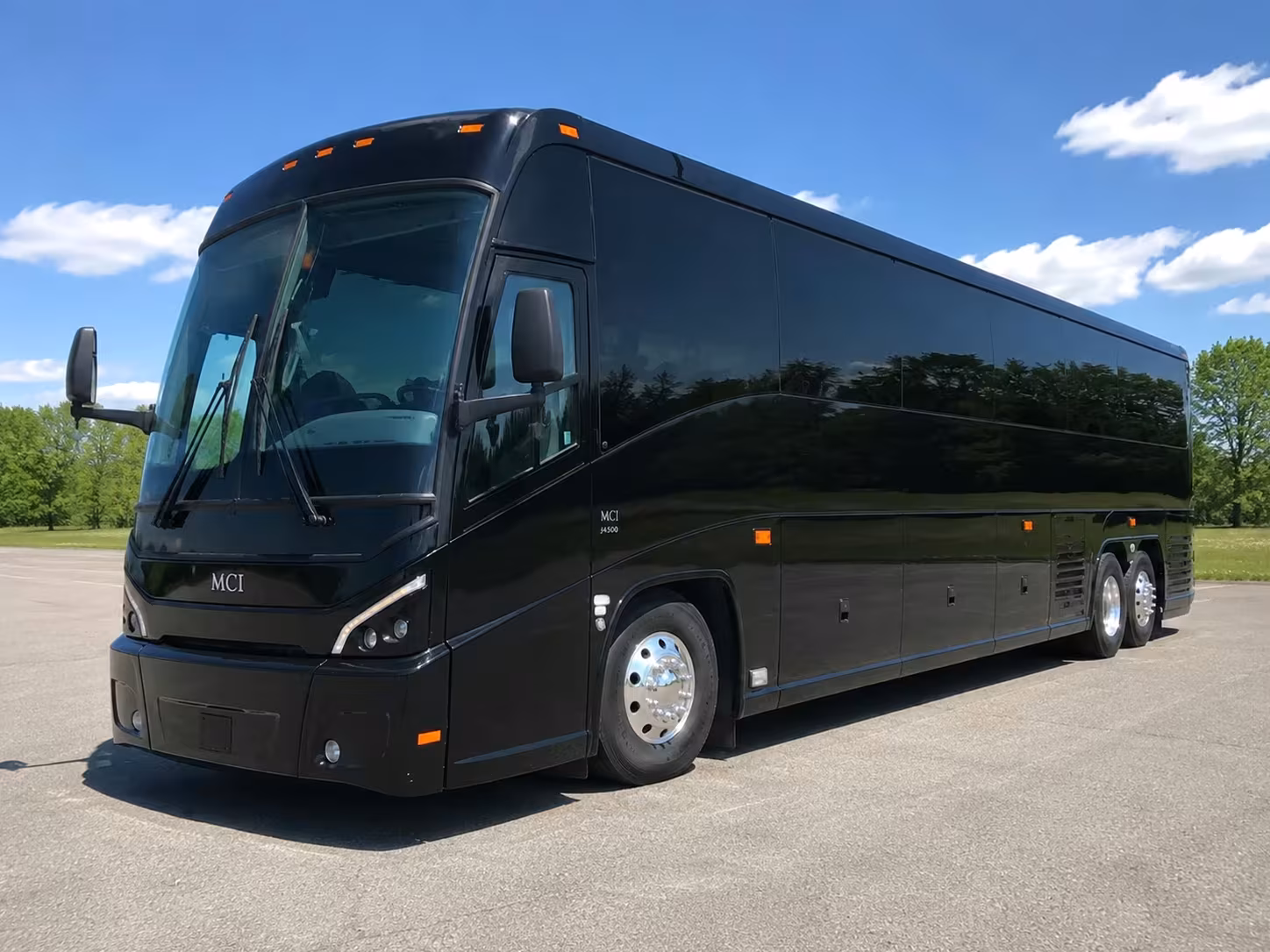 torrance corporate shuttle buses for daily commuters and campuses